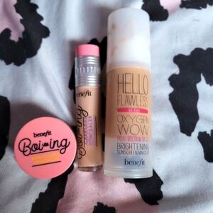 Benefit set of three makeup products